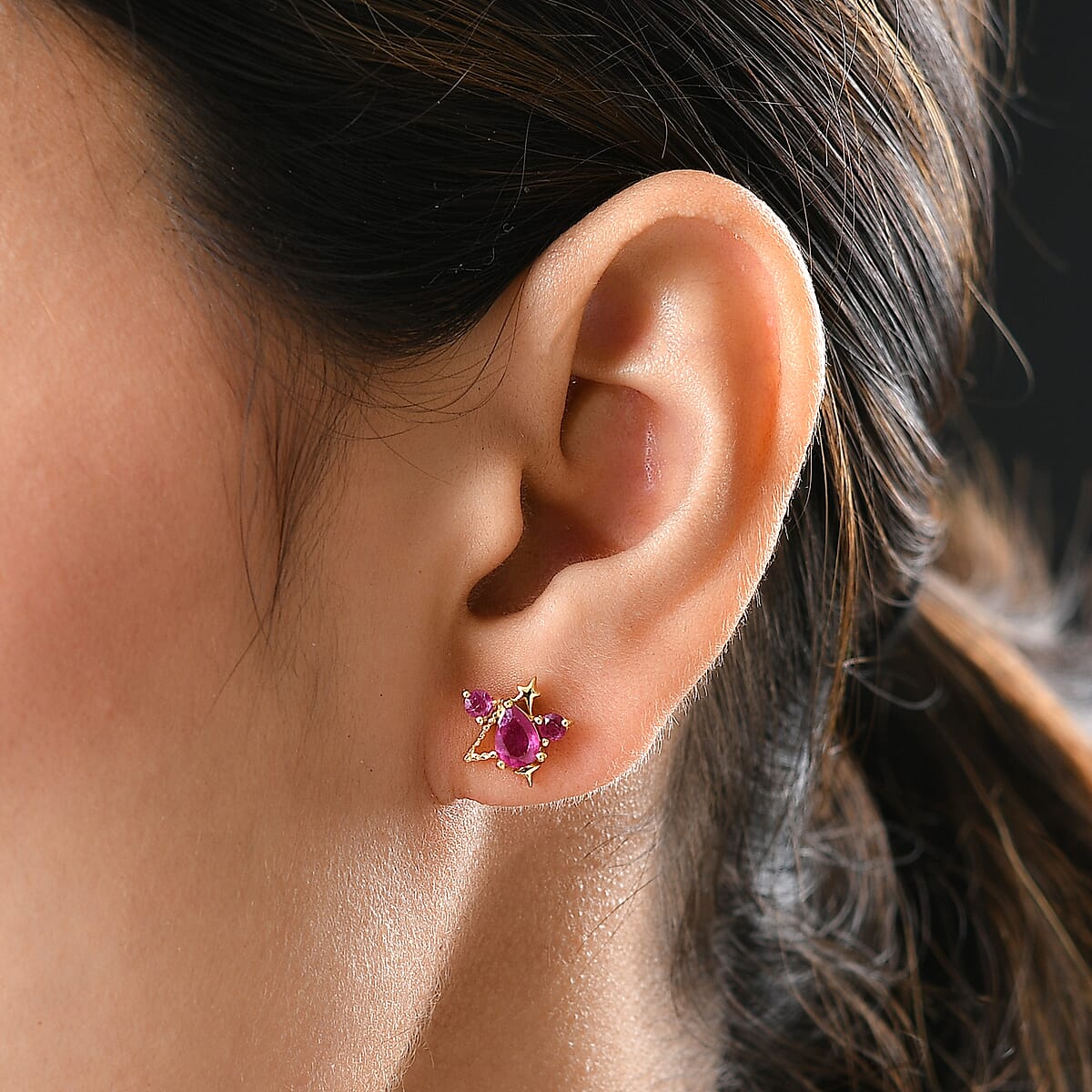 Niassa Ruby (FF) Wish Upon A Star Cluster Stud Earrings in Vermeil Yellow Gold Over Sterling Silver 1.30 ctw image number 3