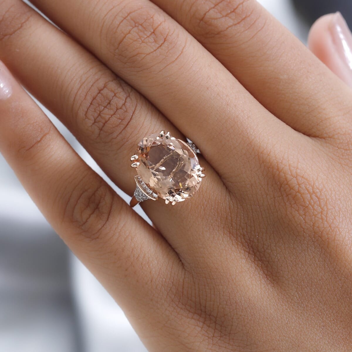 Luxoro 14K Rose Gold AAA Marropino Morganite and G-H I2 Diamond Ring (Size 5.5) 4.25 Grams 8.75 ctw image number 2