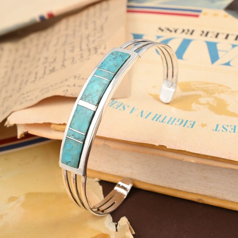 Santa Fe Style Kingman Turquoise Cuff Bracelet in Sterling Silver (6.50 In) 21.00 ctw
