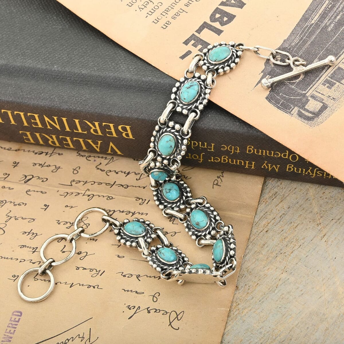 Santa Fe Style Kingman Turquoise Adjustable Bracelet in Sterling Silver 50.00 ctw image number 1
