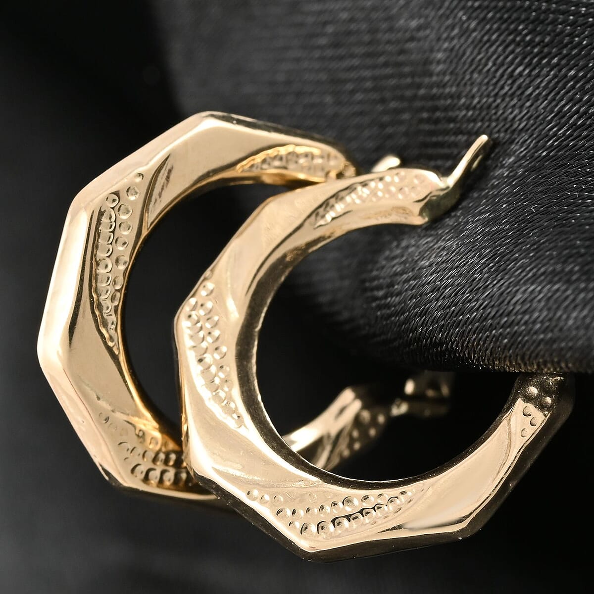 14K Yellow Gold 15X2MM Polished & Textured Octagonal Hoop Earrings image number 1