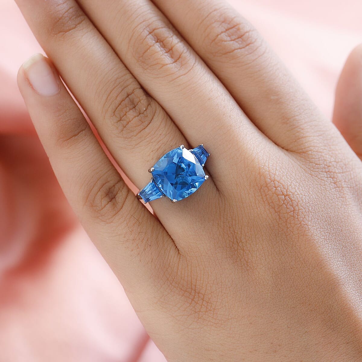 Caribbean Quartz (Triplet) 3 Stone Ring in Platinum Over Sterling Silver (Size 8.0) 9.10 ctw image number 2