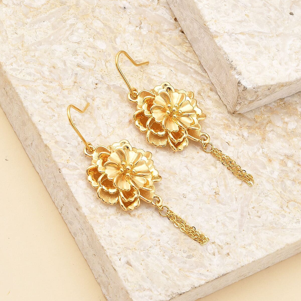 24K Yellow Gold Floral Tassel Earrings 4.75 Grams image number 1