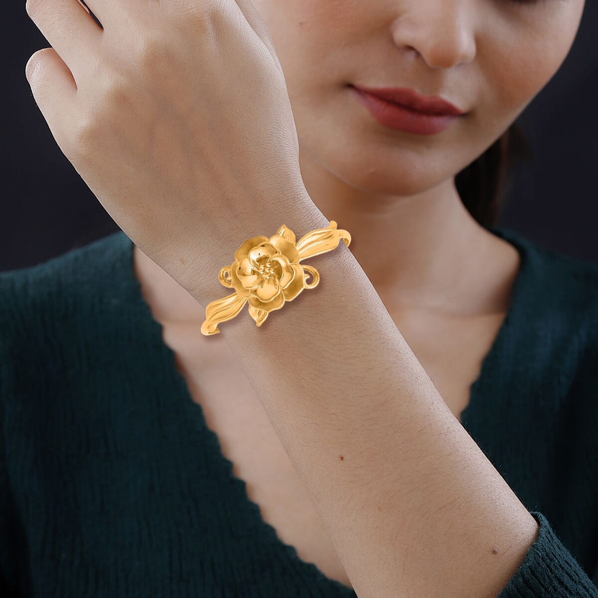 24K Yellow Gold Floral Bracelet (6.50 In) 8.30 Grams (Del. in 15-20 Days) image number 1