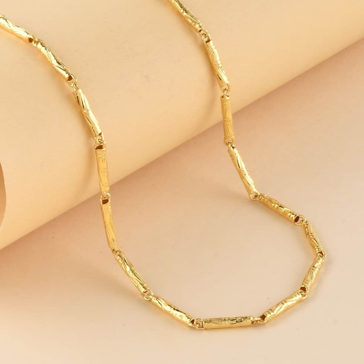 24K Yellow Gold Fancy Twisted Link Necklace 20 Inches 6.50 Grams image number 1