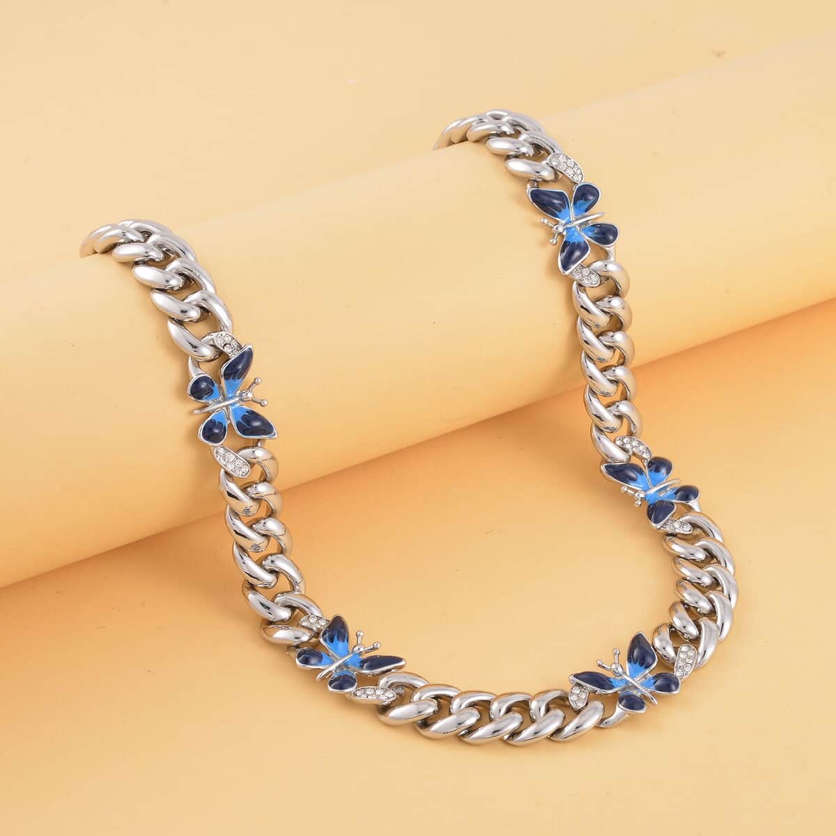 Austrian Crystal and Blue Enameled and Beautiful Curb Chain Necklace 20-22 Inches in Silvertone image number 1