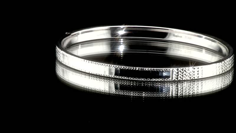 950 Platinum Textured Bangle Bracelet (7.50 In) 23.25 Grams