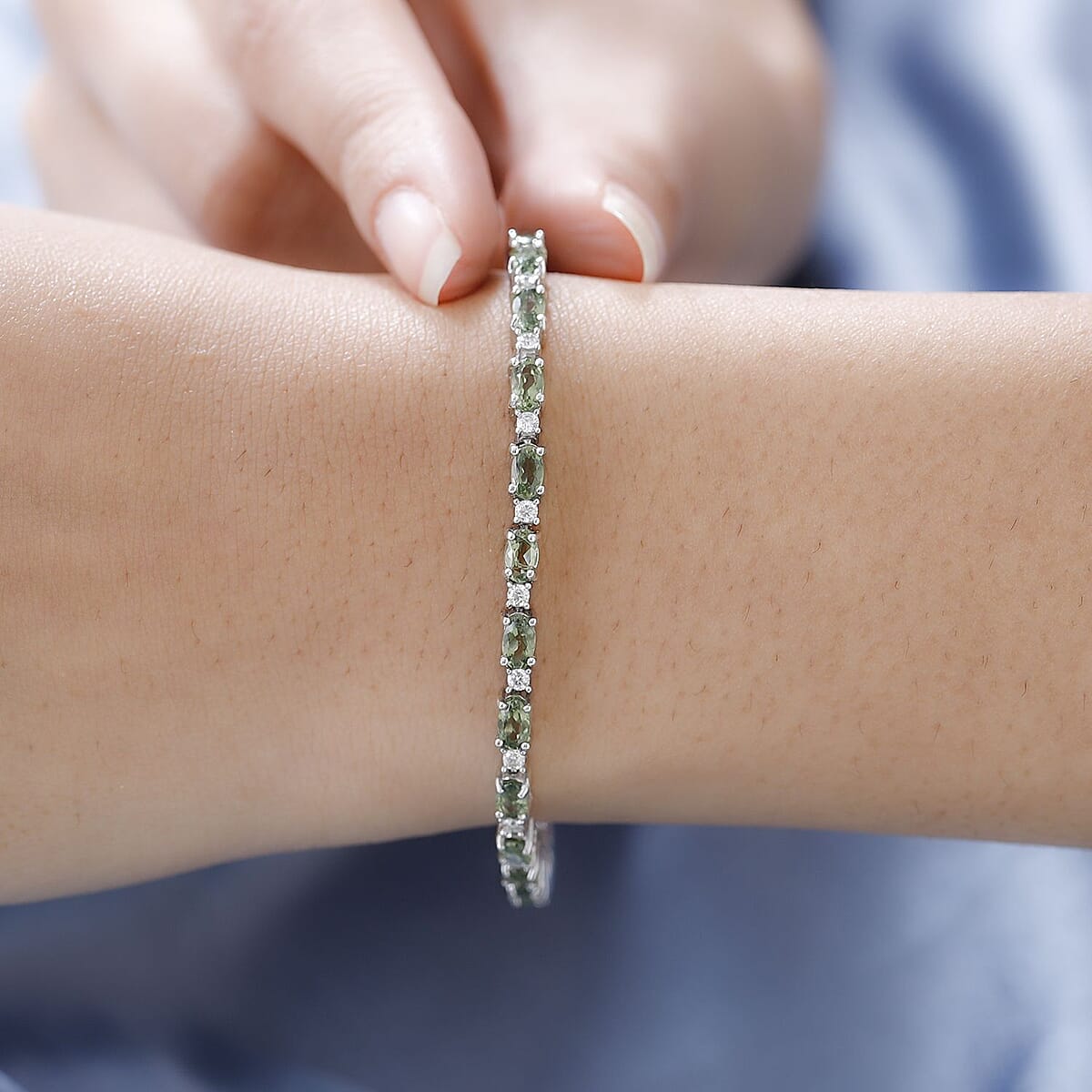 Tanzanian Natural Green Apatite and Moissanite Tennis Bracelet in Platinum Over Sterling Silver (6.50 In) 6.85 ctw image number 2