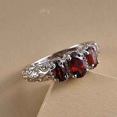D'Joy Mozambique Garnet 1.20 ctw 3 Stone Ring in Platinum Over Sterling Silver (Size 6.0)