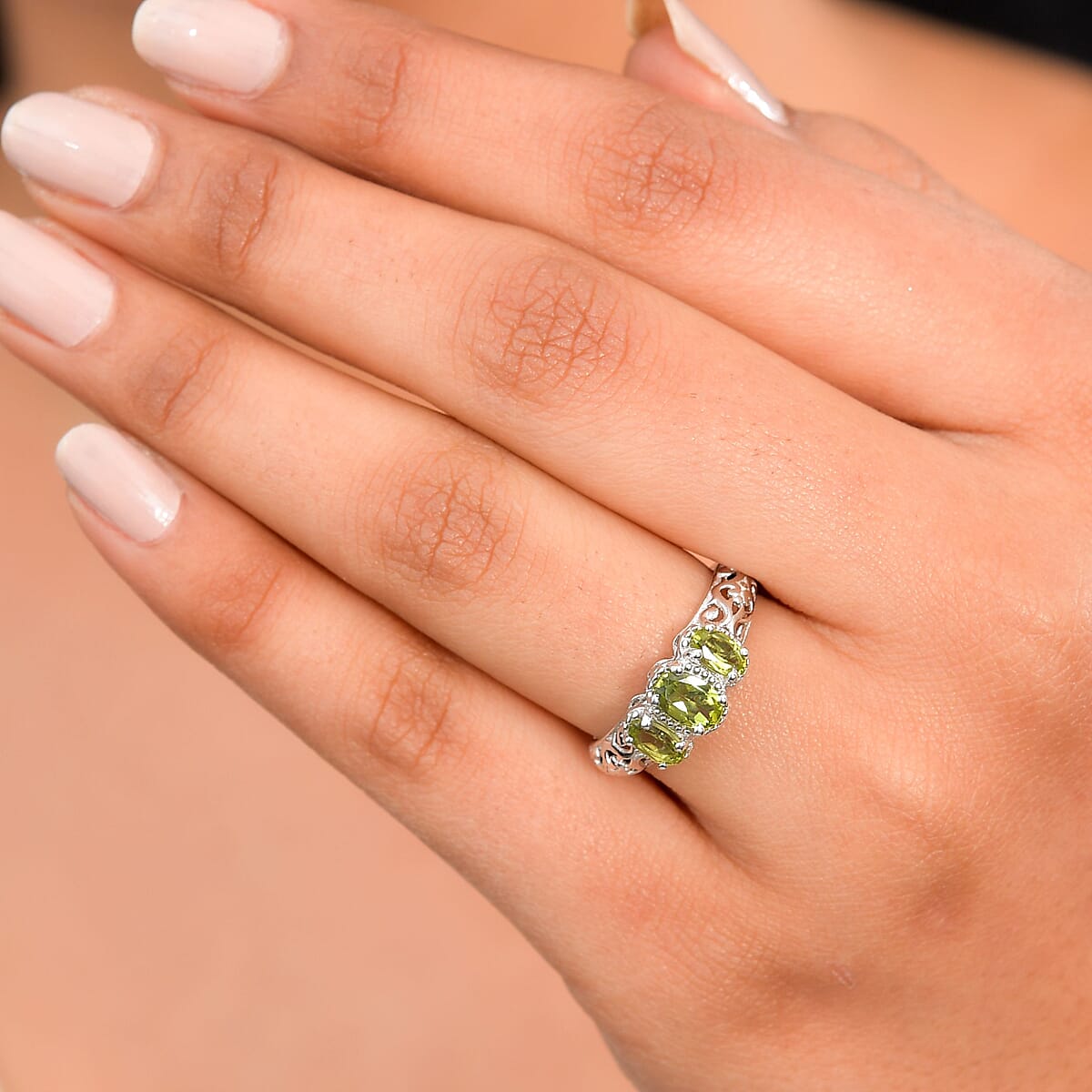 D'Joy Arizona Peridot 1.00 ctw 3 Stone Ring in Platinum Over Sterling Silver (Size 7.0) image number 1
