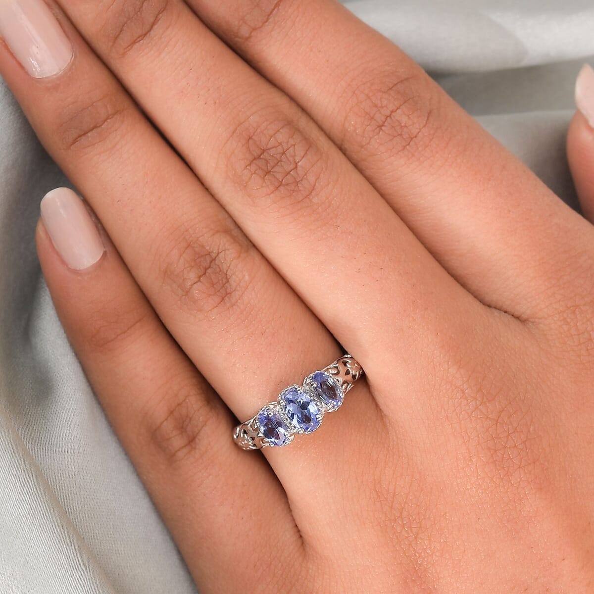 Tanzanite 0.90 ctw 3 Stone Ring in Platinum Over Sterling Silver (Size 6.0) image number 2