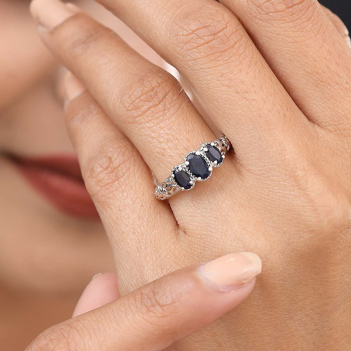 D'Joy Madagascar Blue Sapphire (DF) 1.25 ctw 3 Stone Ring in Platinum Over Sterling Silver (Size 7.0) image number 2