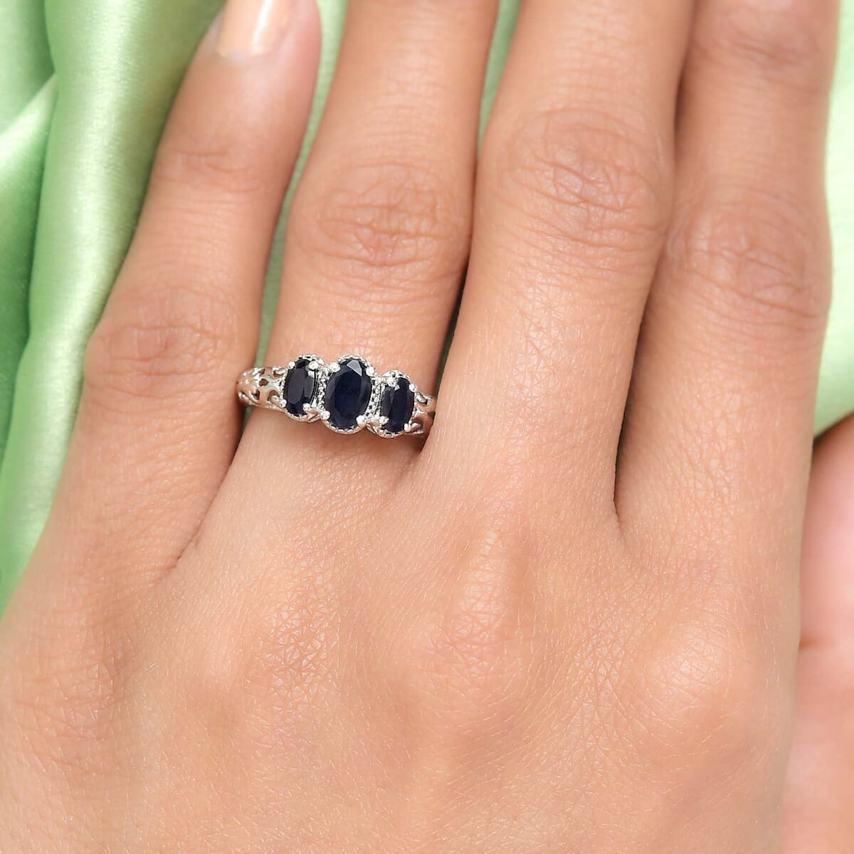 Madagascar Blue Sapphire (DF) 1.25 ctw 3 Stone Ring in Platinum Over Sterling Silver (Size 9.0) image number 1