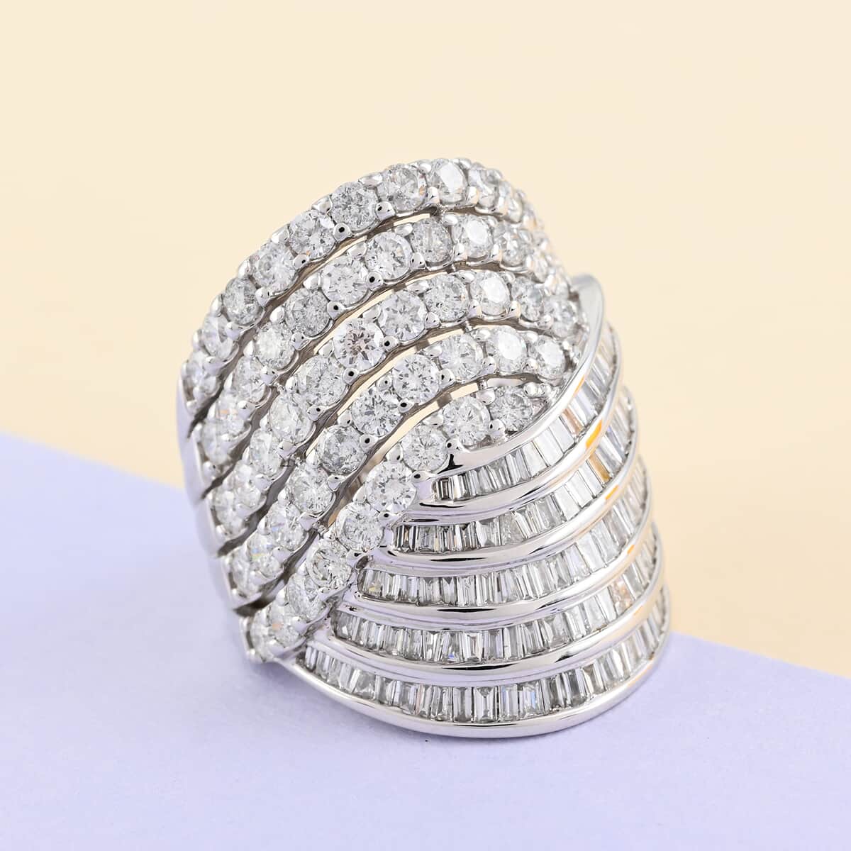 NY Closeout 10K White Gold Diamond Twisted Multi Row Ring (Size 7.0) 5.80 Grams 2.00 ctw image number 1