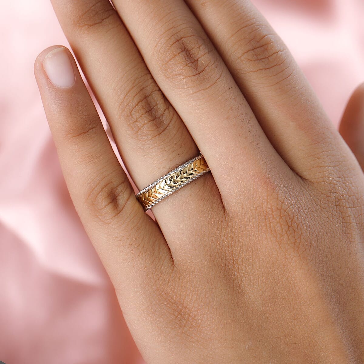 14K Yellow Gold Over and Sterling Silver Men's Ring (Size 10.0) 2.25 Grams image number 2