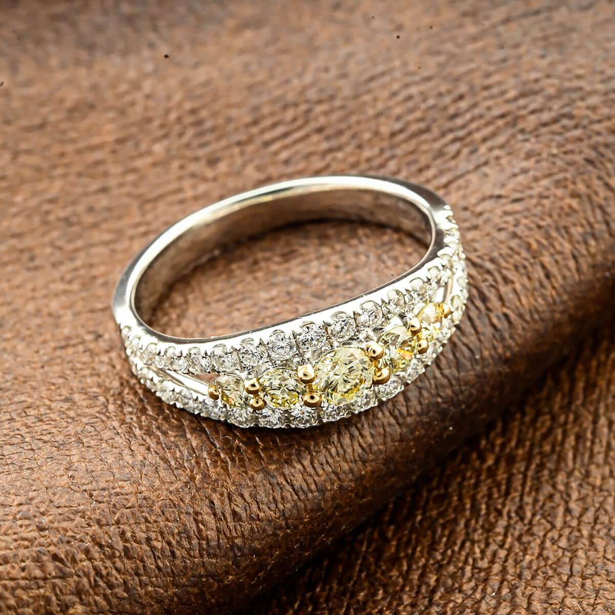 14K White Gold Natural White and Yellow Diamond SI Ring (Size 7.0) 1.00 ctw image number 1