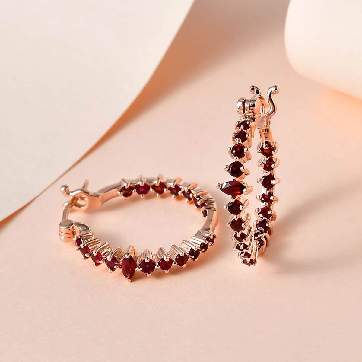 Premium Anthill Garnet Inside Out Hoop Earrings in Vermeil Rose Gold Over Sterling Silver 1.60 ctw image number 1