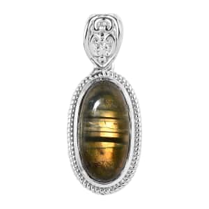 Malagasy Labradorite Solitaire Pendant in Platinum Over Copper with Magnet 5.50 ctw