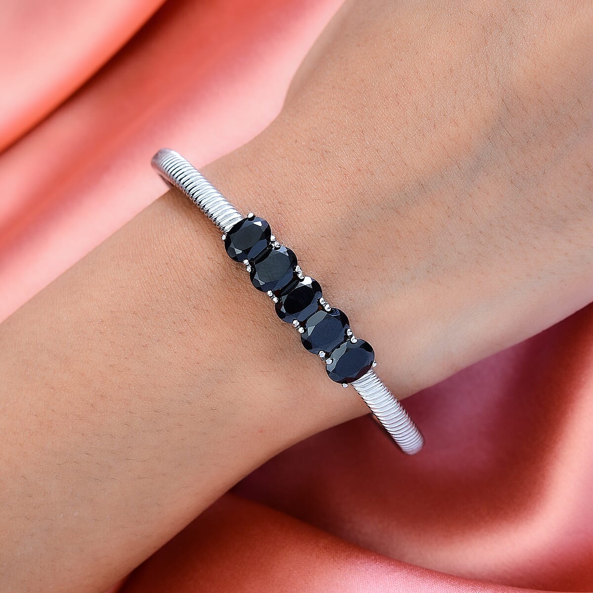 Thai Black Spinel Bangle Bracelet in Stainless Steel (7.25 In) 10.00 ctw image number 2