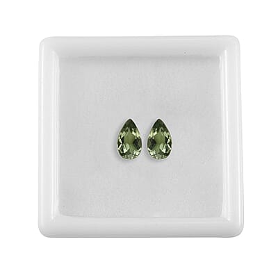 AAA Green Apatite Set of 2 (Pear 7x5 mm) 1.30 ctw