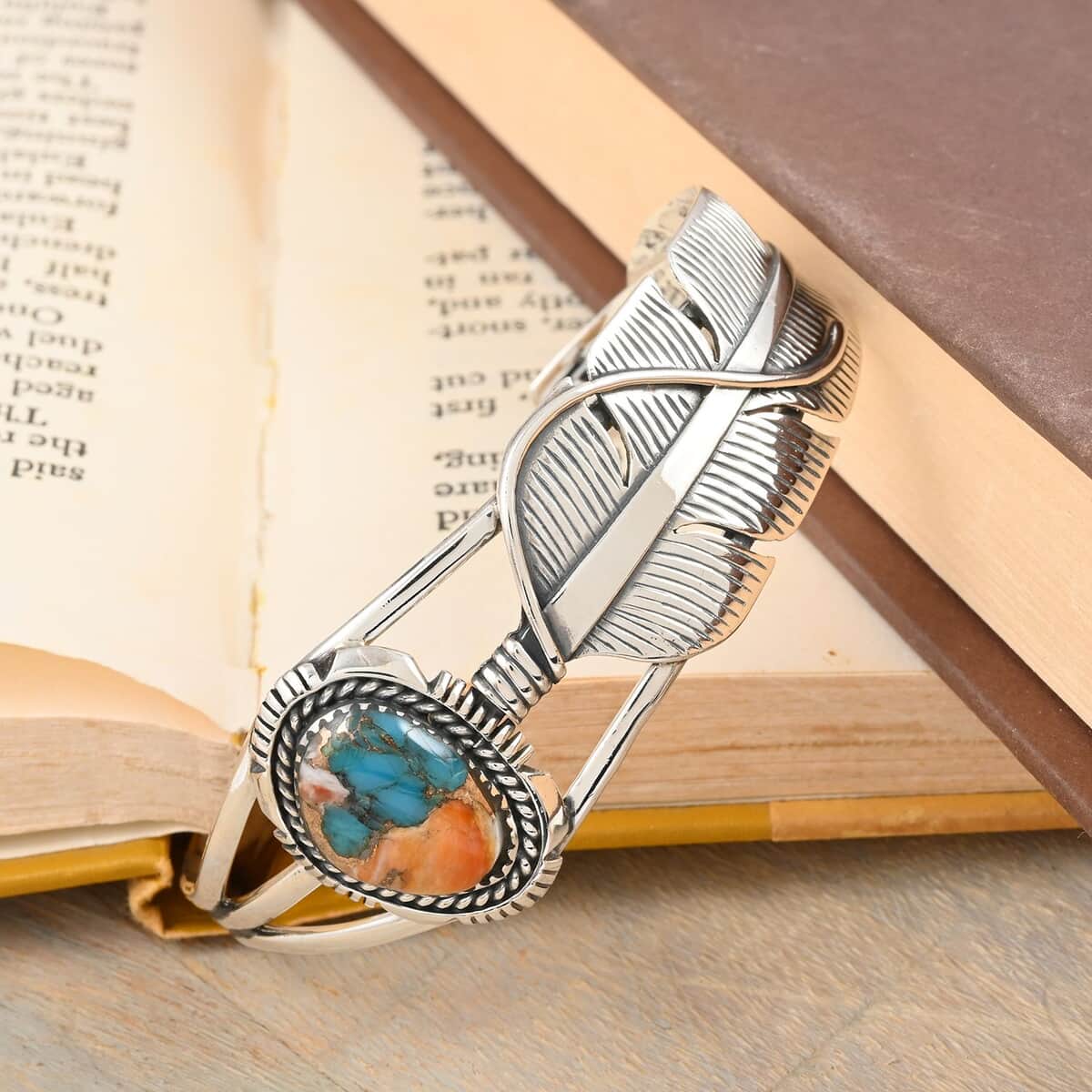 Santa Fe Style Spiny Turquoise Cuff Bracelet in Sterling Silver (6.50 In) 7.00 ctw image number 1