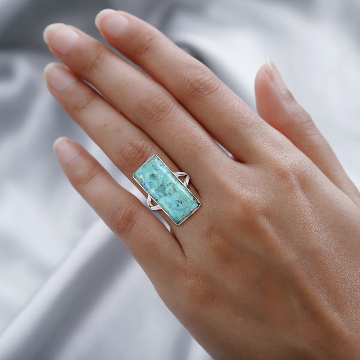 Santa Fe Style Kingman Turquoise Ring in Sterling Silver 10.50 ctw image number 2