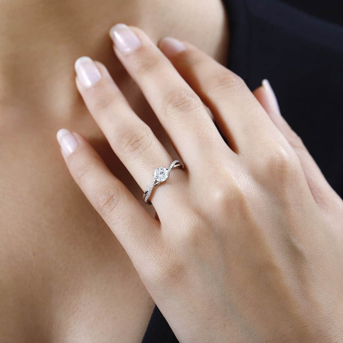 Iliana 18K White Gold G-H SI1 Diamond Criss Cross Ring (Size 6.0) 4.15 Grams 0.75 ctw image number 3