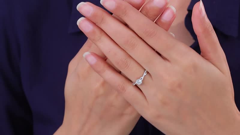 Iliana 18K White Gold Diamond (G-H, SI1) Criss Cross Ring (Size 6.0) (4.15 g) 0.75 ctw