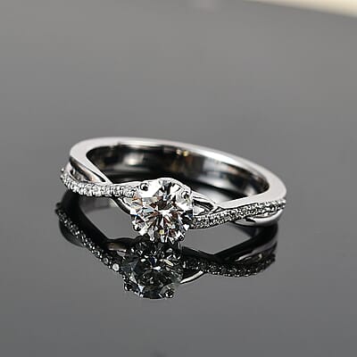 Iliana 18K White Gold G-H SI1 Diamond Criss Cross Ring (Size 9.0) 4.15 Grams 0.75 ctw