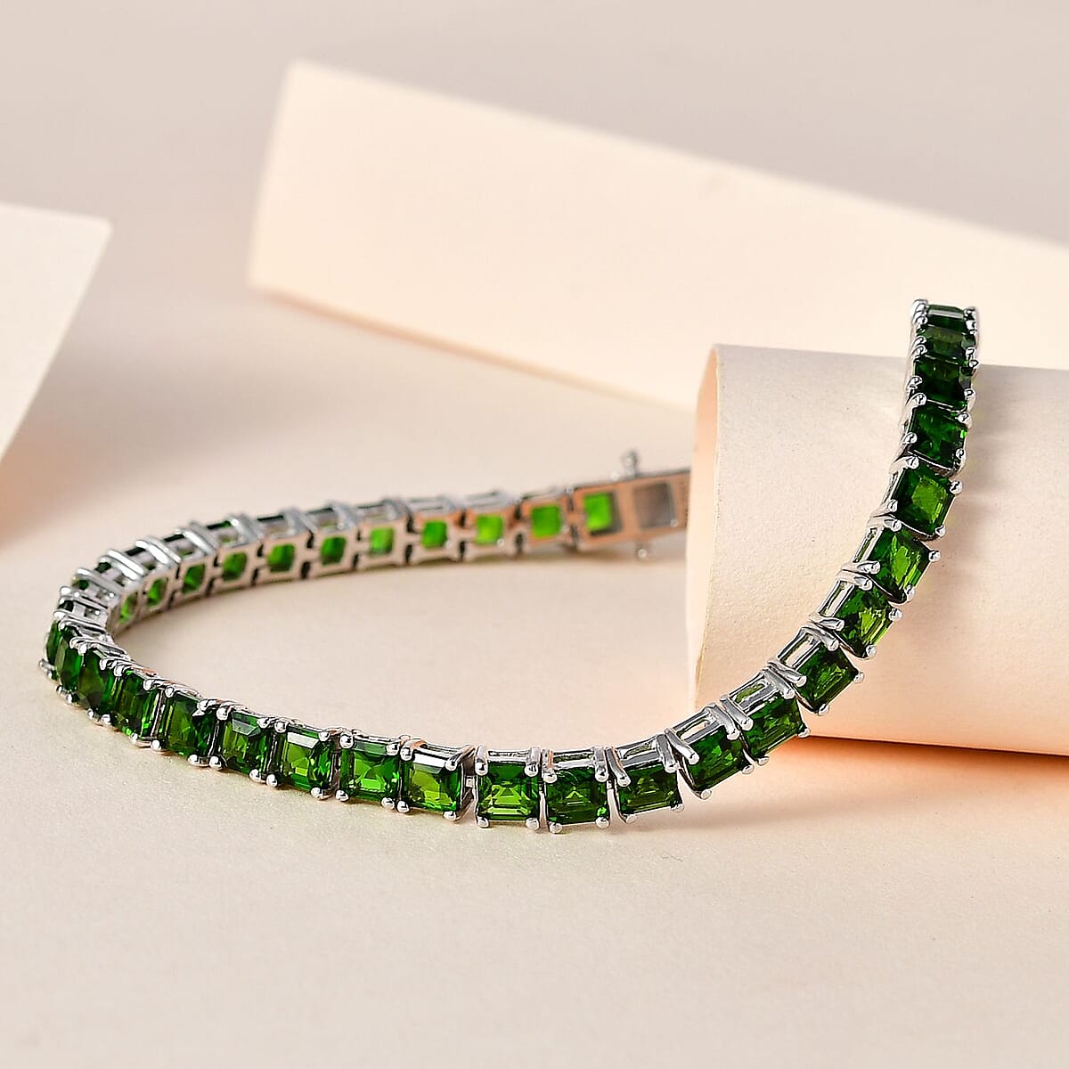 Asscher Cut Chrome Diopside Tennis Bracelet in Platinum Over Sterling Silver (7.25 In) 14.50 ctw image number 1