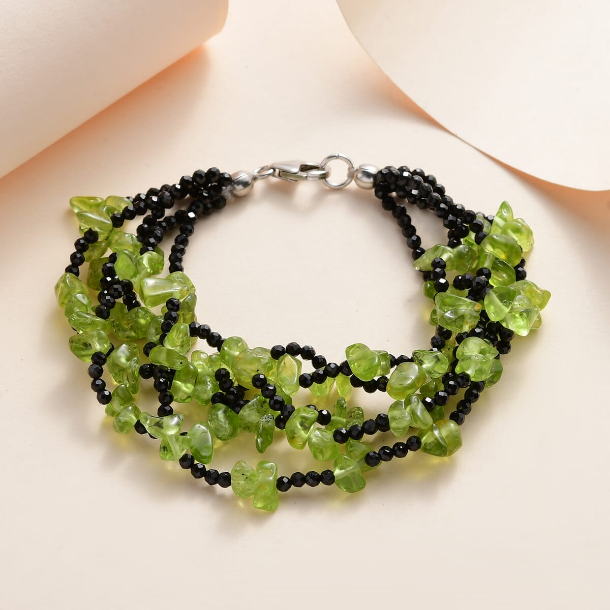Peridot and Thai Black Spinel Multi Row Bracelet in Sterling Silver (7.25 In) 105.00 ctw image number 1
