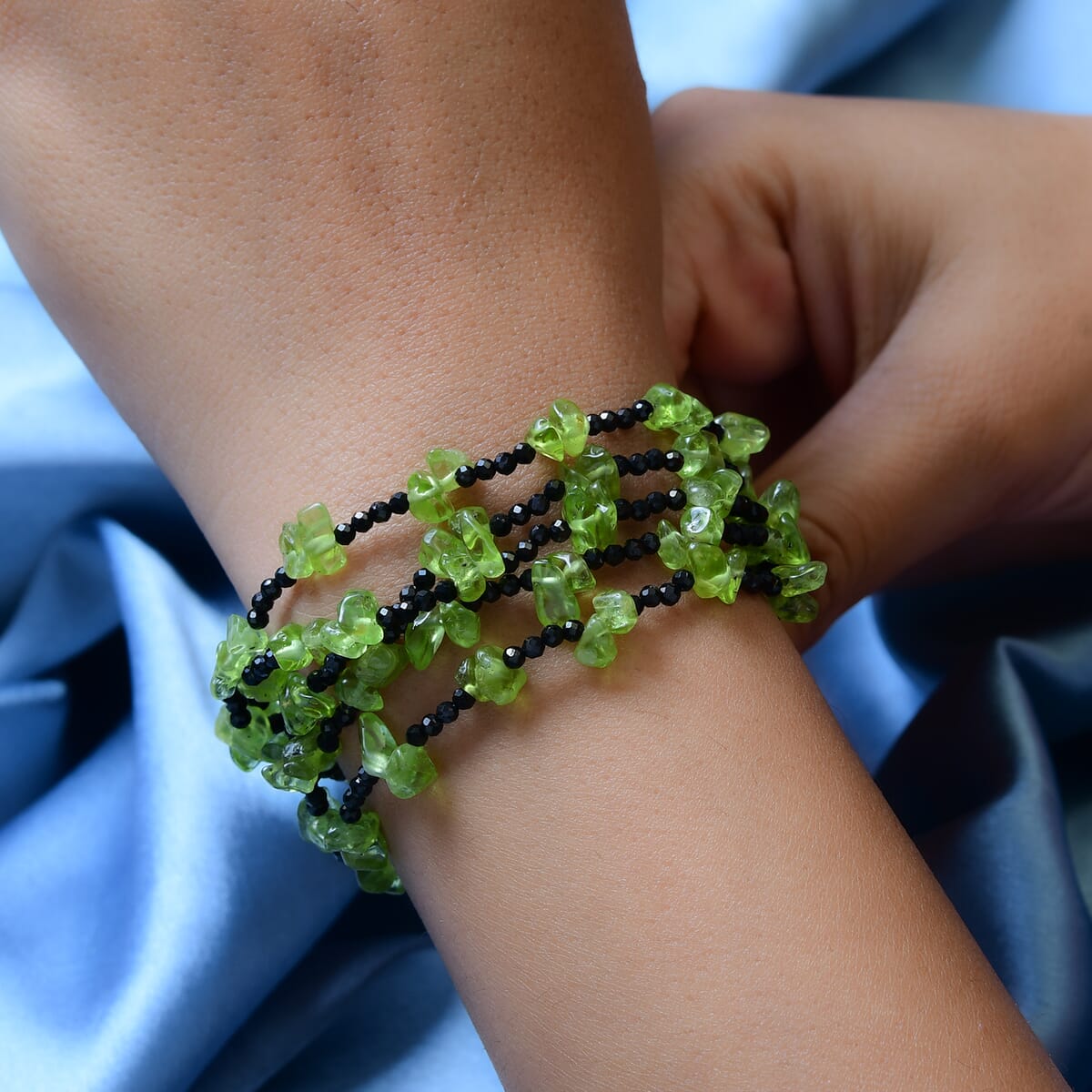 Peridot and Thai Black Spinel Multi Row Bracelet in Sterling Silver (7.25 In) 105.00 ctw image number 2