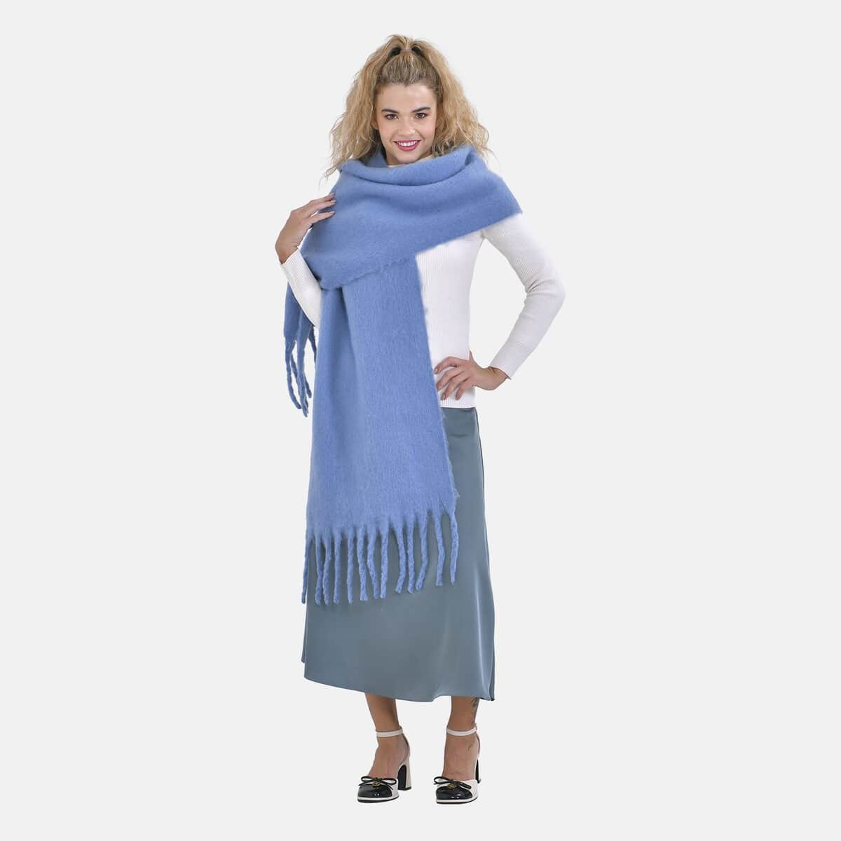 Blue Solid Color Scarf with Tassels image number 0