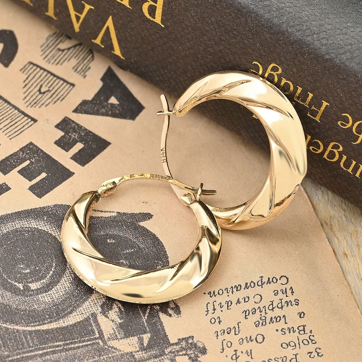 14K Yellow Gold Twisted Hoop Earrings image number 1