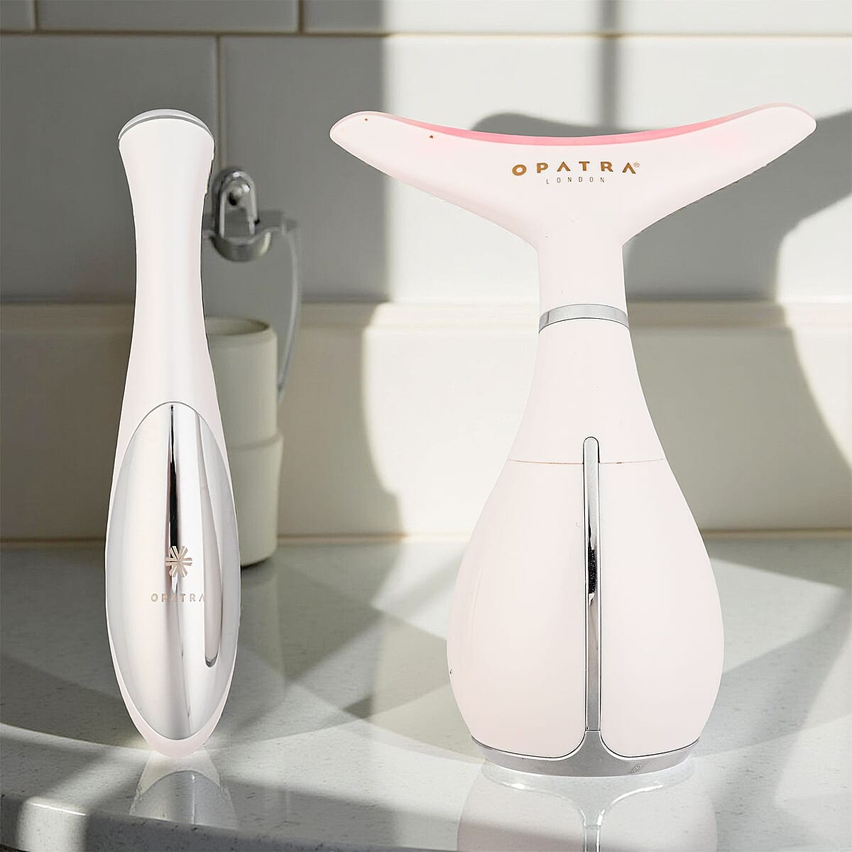 Opatra DermiNeck Anti-Aging Device with Free DermiEye Refurbished image number 1