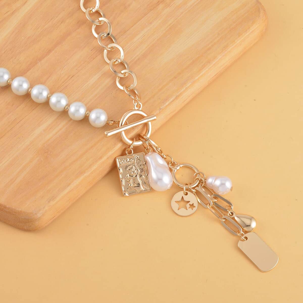 White Glass Pearl, Beads Cable Chain Charm Necklace 19 Inches in Goldtone image number 1