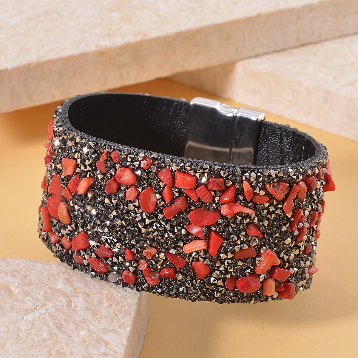 Red Shell Pearl and Gray Austrian Crystal Bracelet in Silvertone (7.50 In) image number 1