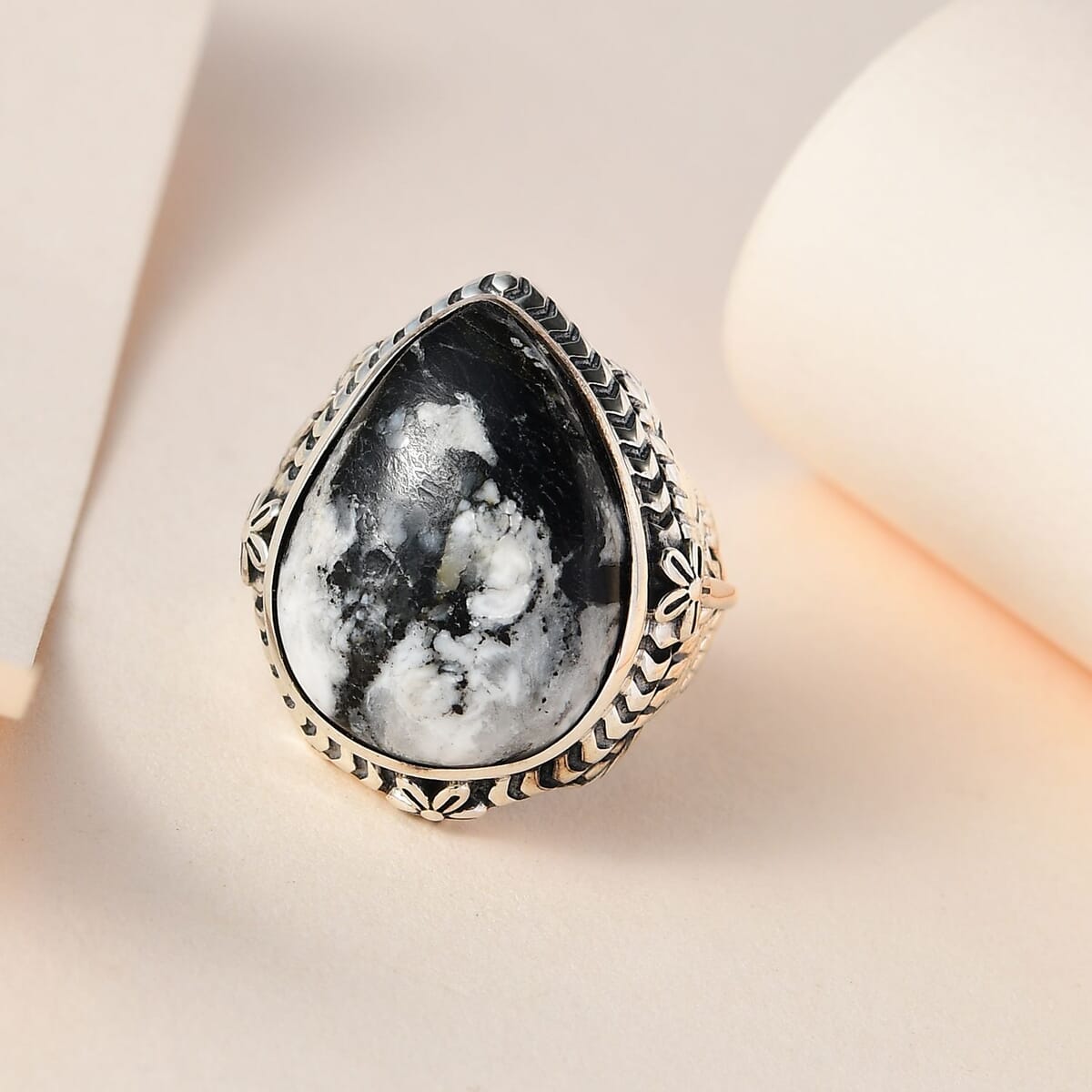 Artisan Crafted White Buffalo Solitaire Ring in Sterling Silver 15.25 ctw image number 1