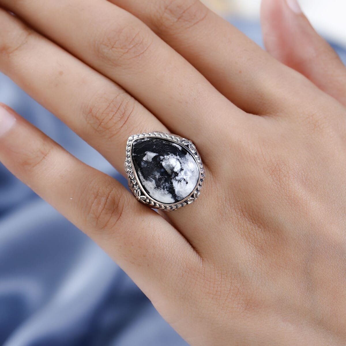 Artisan Crafted White Buffalo Solitaire Ring in Sterling Silver 15.25 ctw image number 2