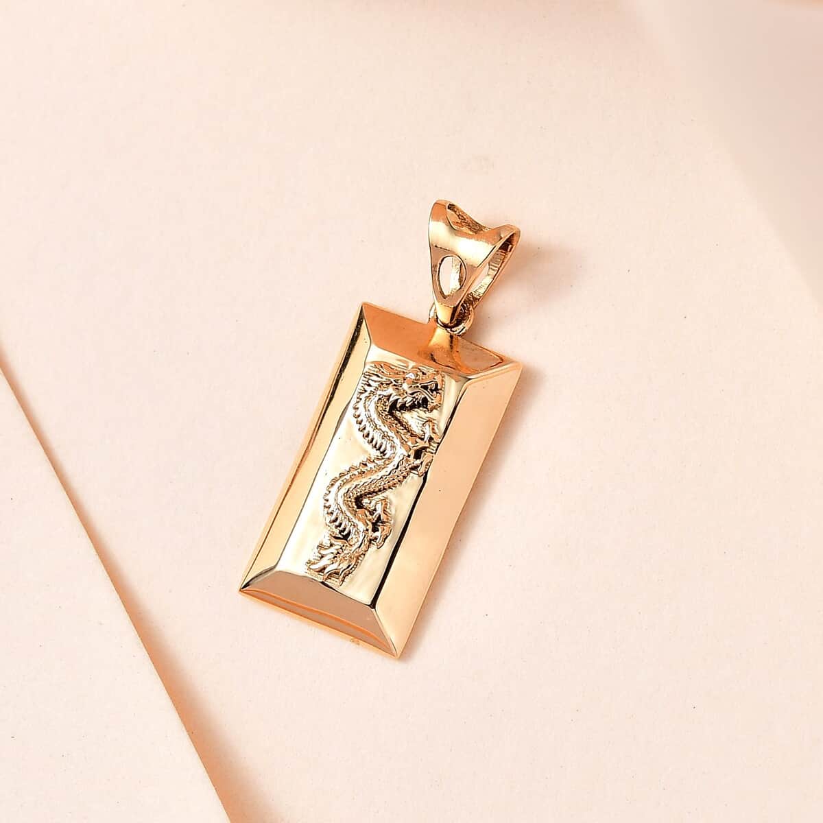 20K Yellow Gold Dragon Bar Pendant 1.90 Grams image number 1