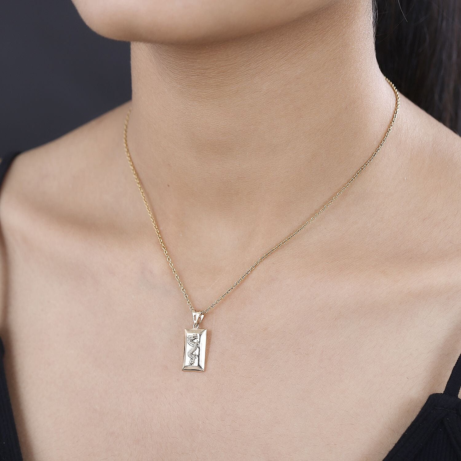 20K Yellow Gold Dragon Bar Pendant 1.90 Grams