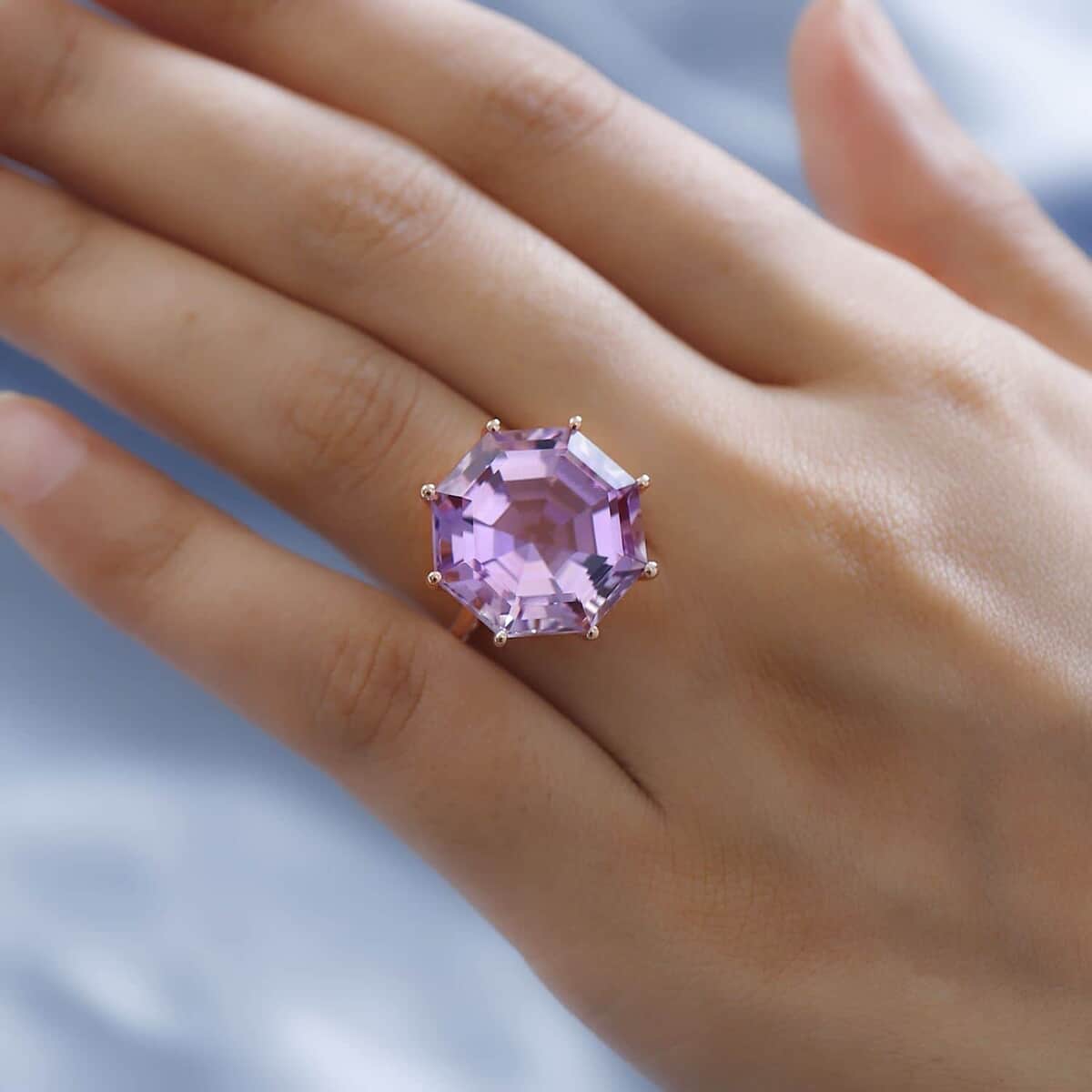 AAA Rose De France Amethyst Solitaire Ring in Vermeil Rose Gold Over Sterling Silver (Size 7.0) 22.10 ctw image number 2