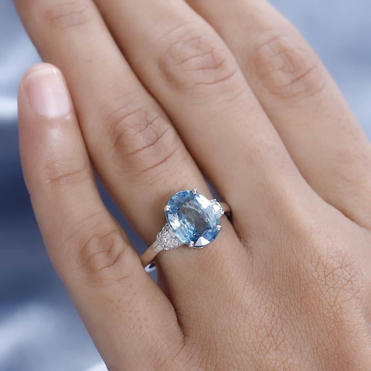 Luxoro 14K White Gold AAA Ratanakiri Blue Zircon and Diamond G-H I3 Ring (Size 6.0) 5.25 ctw image number 2