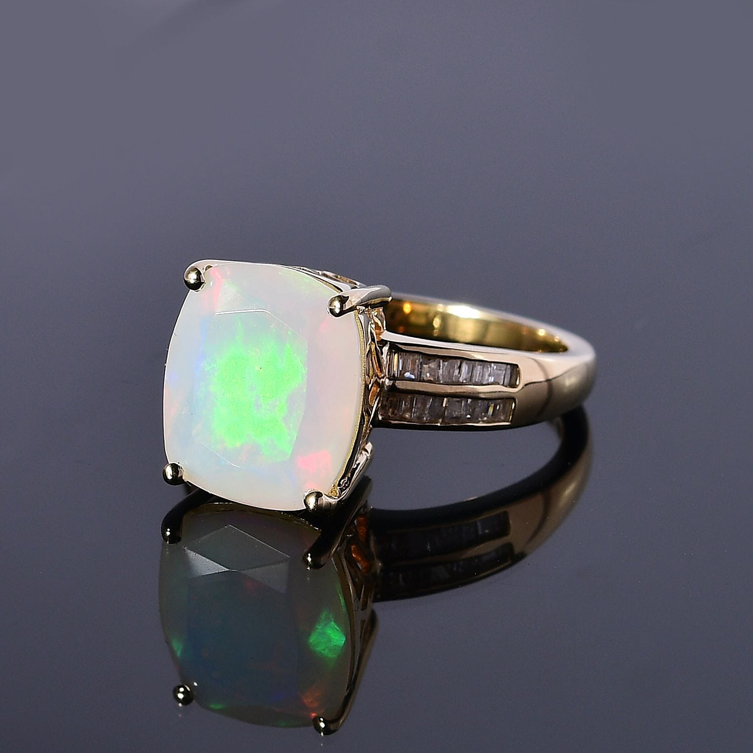 Luxoro 10K Yellow Gold AAA Ethiopian Welo Opal and Diamond Ring (Size 10.0) 3.50 ctw