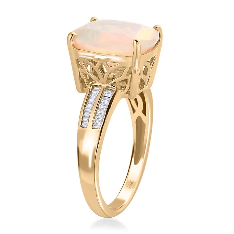 Luxoro 10K Yellow Gold AAA Ethiopian Welo Opal and Diamond Ring (Size 10.0) 3.50 ctw