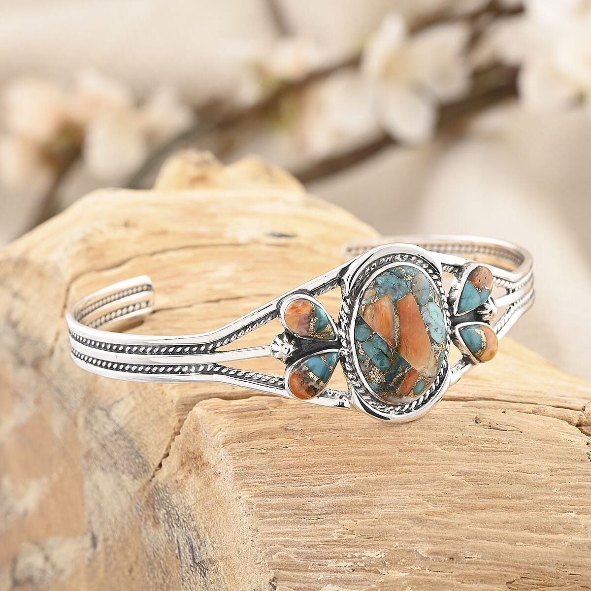 Santa Fe Style Spiny Turquoise Cuff Bracelet in Sterling Silver (6.50 In) 14.50 ctw image number 1
