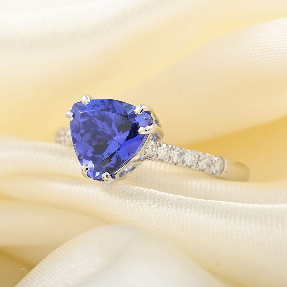 Certified and Appraised Rhapsody 950 Platinum AAAA Tanzanite and E-F VS Diamond Ring (Size 8.0) 4.10 Grams 2.00 ctw image number 1