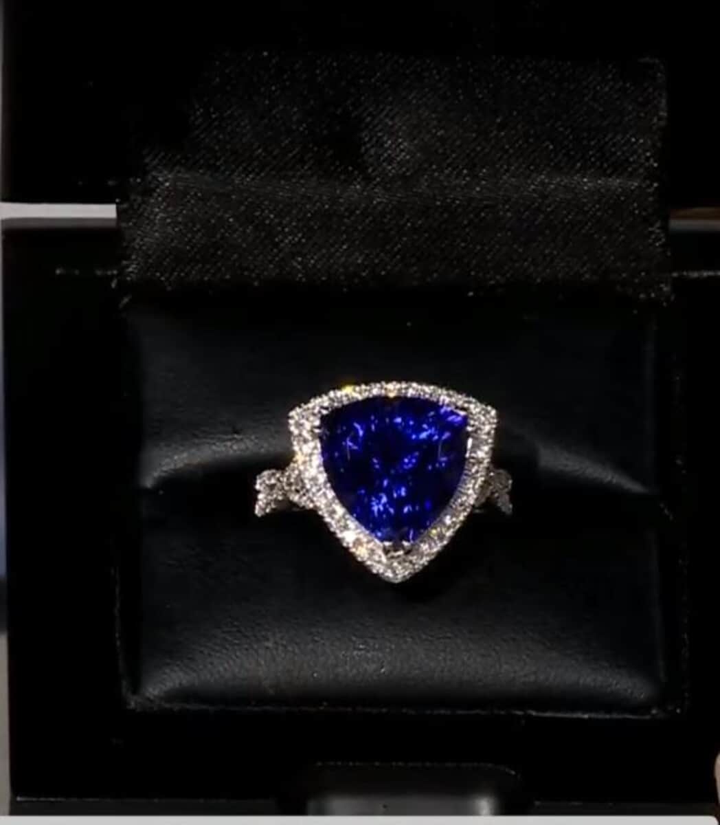 Certified and Appraised Rhapsody 950 Platinum AAAA Tanzanite and E-F VS Diamond Halo Ring (Size 10.0) 8.50 Grams 7.80 ctw image number 4