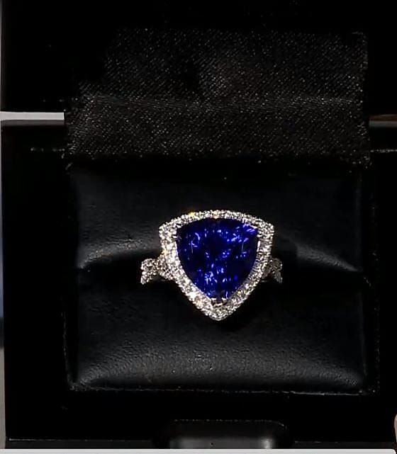 Certified and Appraised Rhapsody 950 Platinum AAAA Tanzanite and E-F VS Diamond Halo Ring (Size 6.0) 8.50 Grams 7.80 ctw