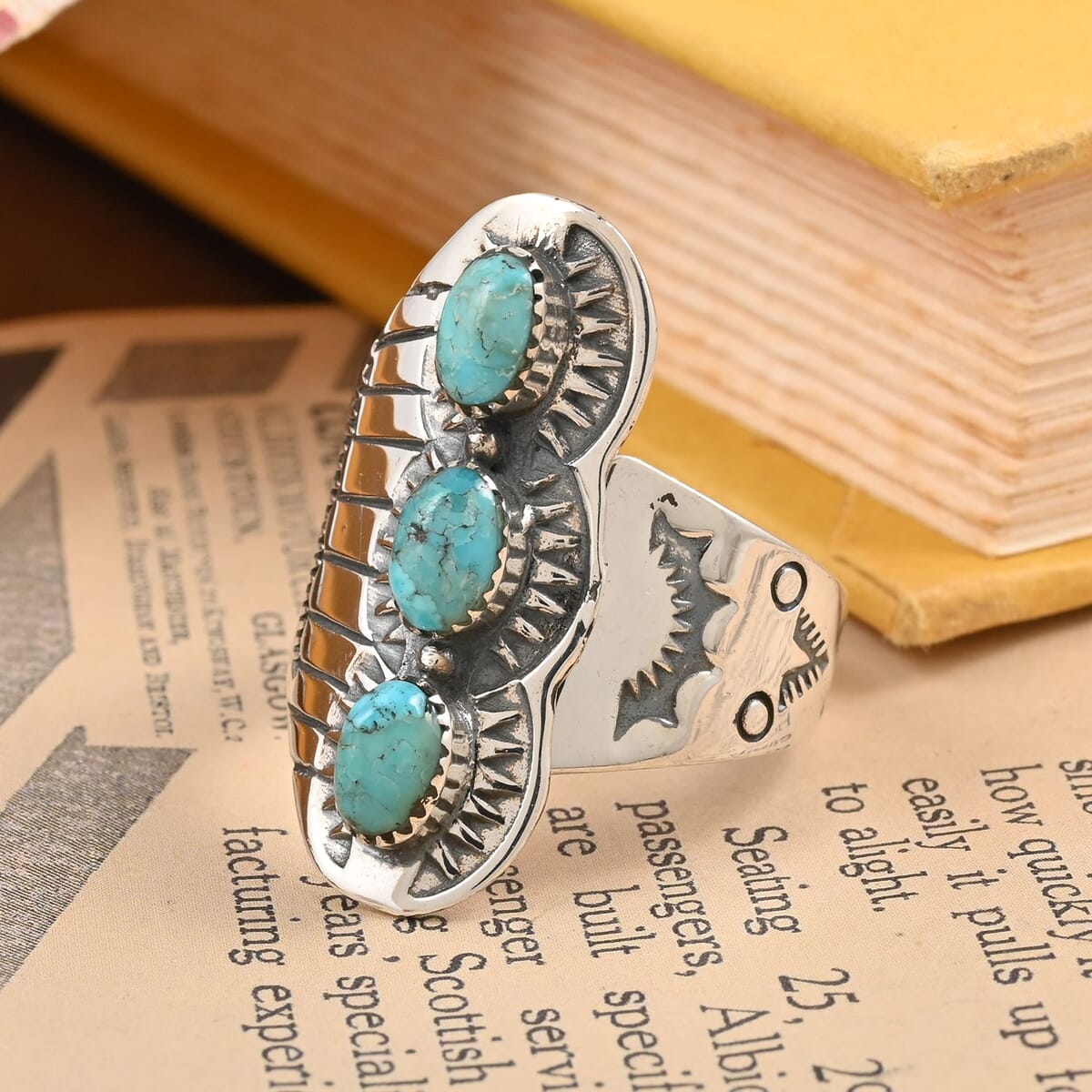 Santa Fe Style Kingman Turquoise Ring in Sterling Silver 6.00 ctw image number 1